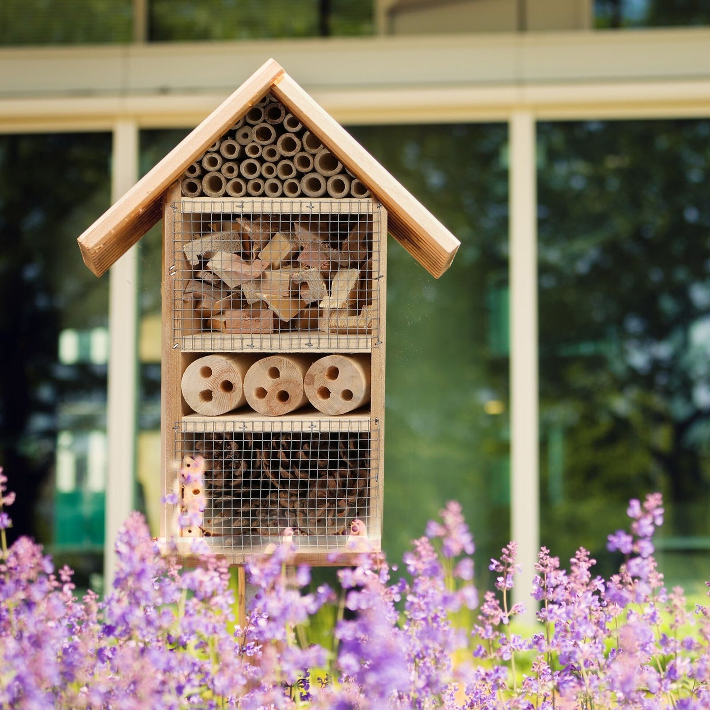 20X10X33Cm Hangable Insect Bee Bug Hotel Natural Wood Shelter Garden Nesting Box